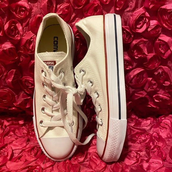 Converse Chuck Taylor All-Stars - Picture 2 of 9